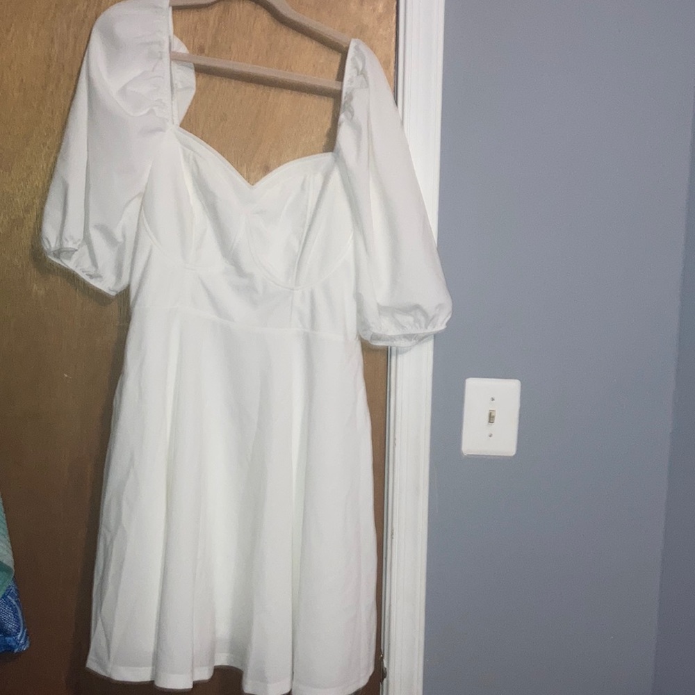 LIMITED EDITION!! White Sweetheart Neck Midi Dress